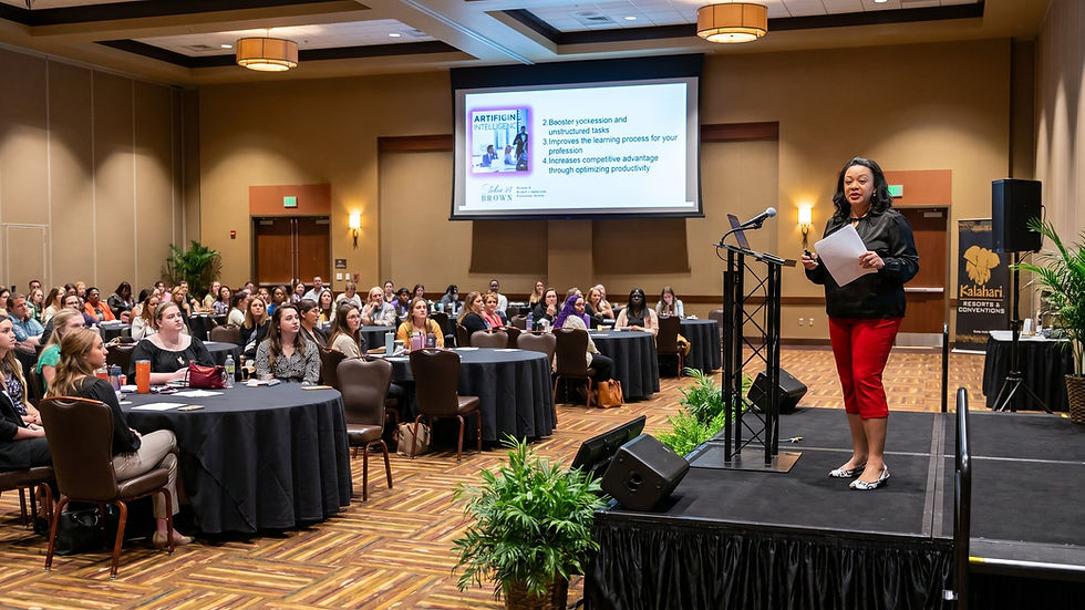 Shakira is an award-winning Leadership Communication Strategist and Human Skills Keynote Speaker pas