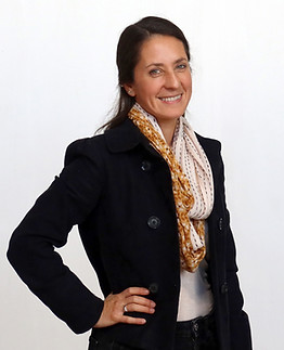 Johana Klechak_Portrait 1.jpg