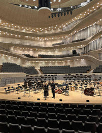 Eva Schramm beim Soundcheck im großen Saal der Elbphilharmonie