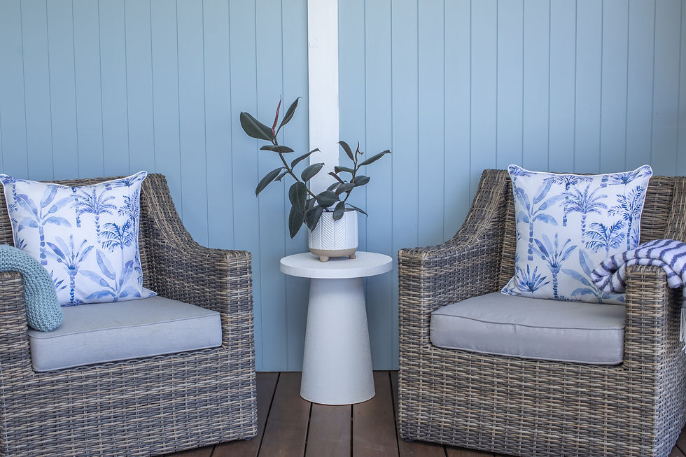 Sellicks-bach-coastal-bungalow-deck-view