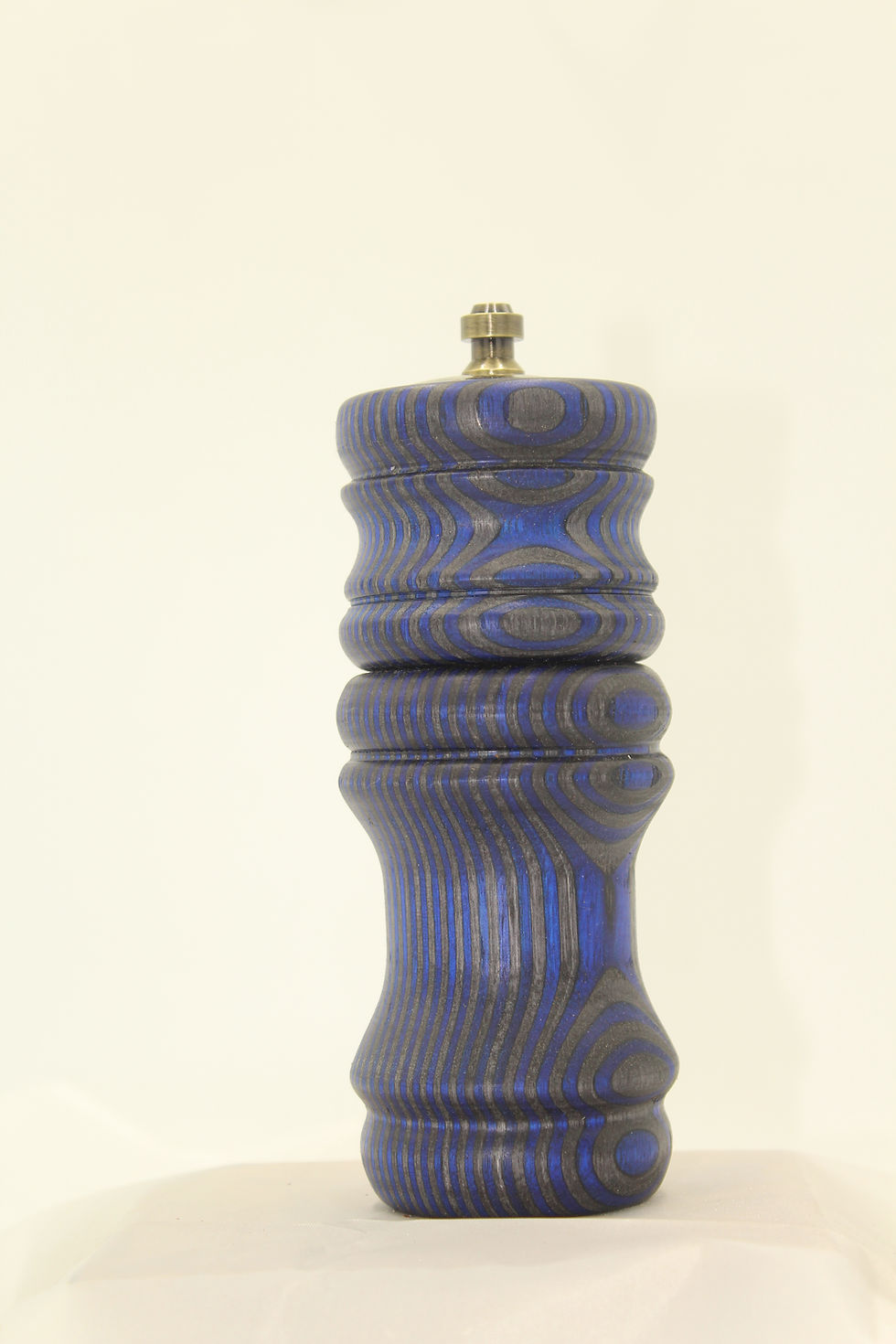 Thumbnail: Combination pepper grinder(bottom) salt shaker(top)select color choice