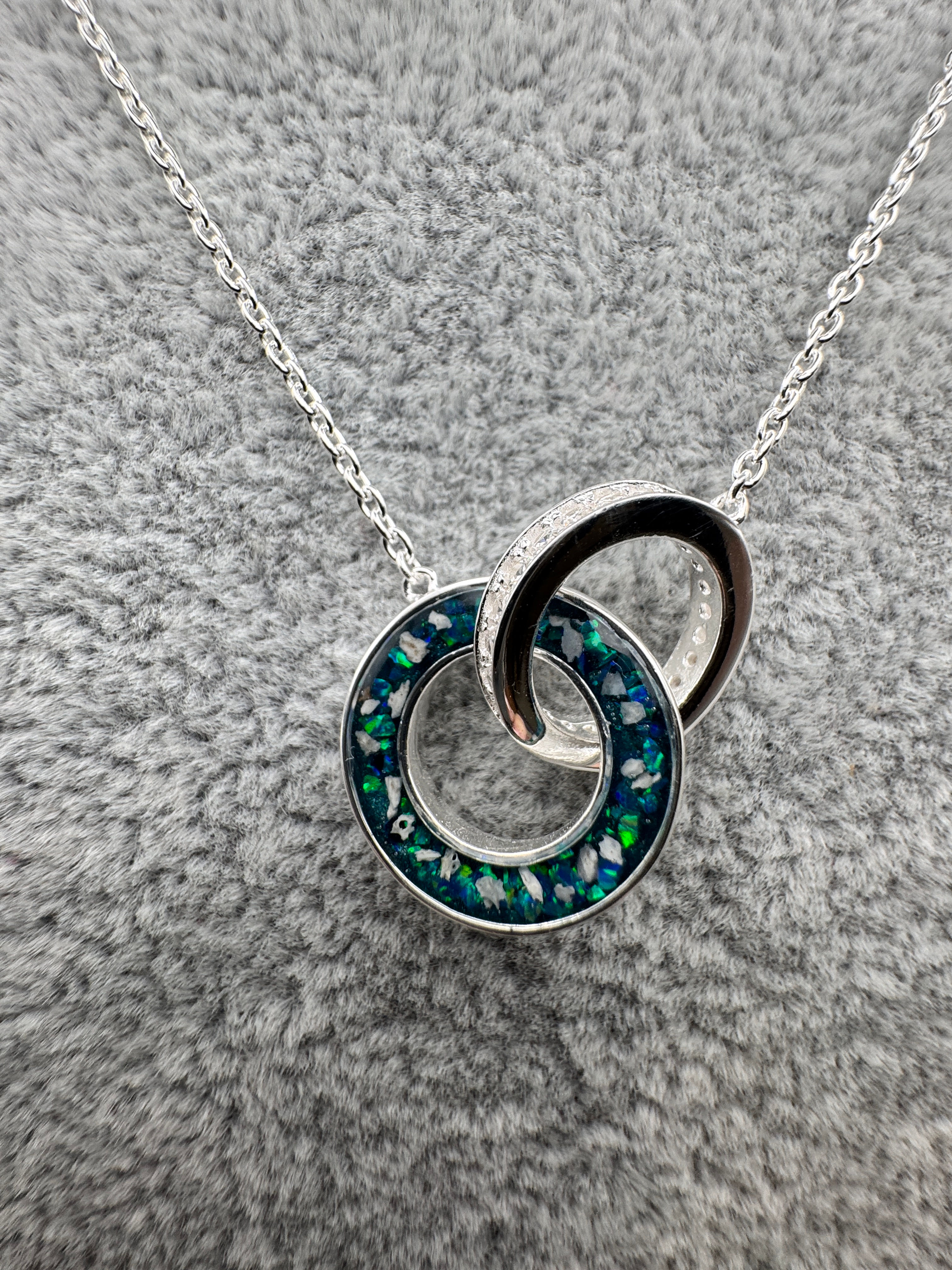 Entwined Circles Pendant Necklace