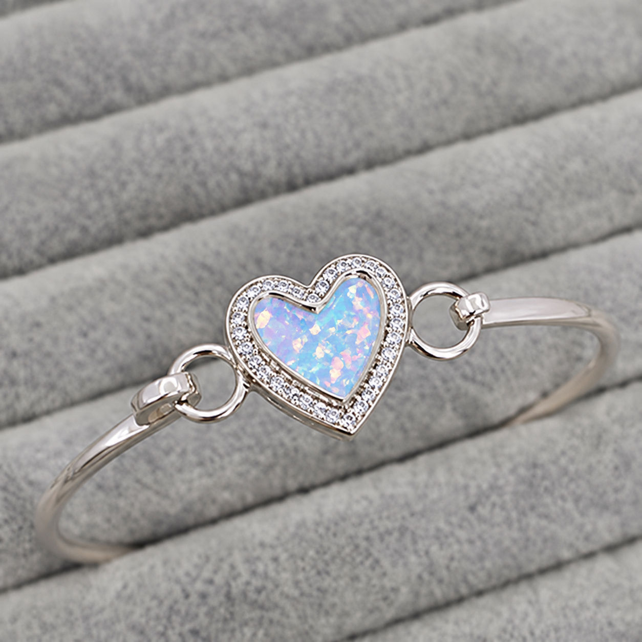 Heart Crystal Bangle