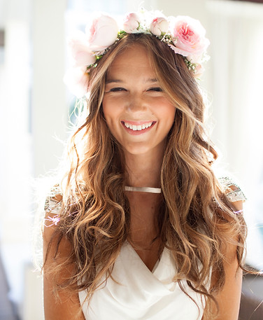 Happy-beautiful-bride-laughing-close-up