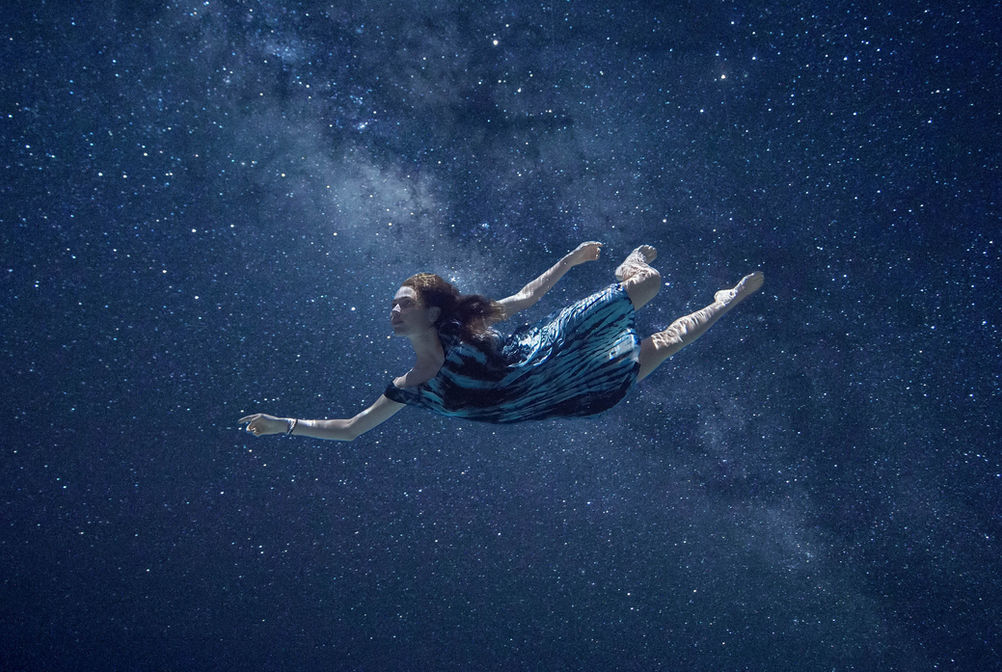 skylar marks model photographer photography maui hawaii fashion rochester new york travel hike skylar marks photographer underwater fashion photography levitation photography oahu maui hawaii graphic design rochester new york beach portrait headshot