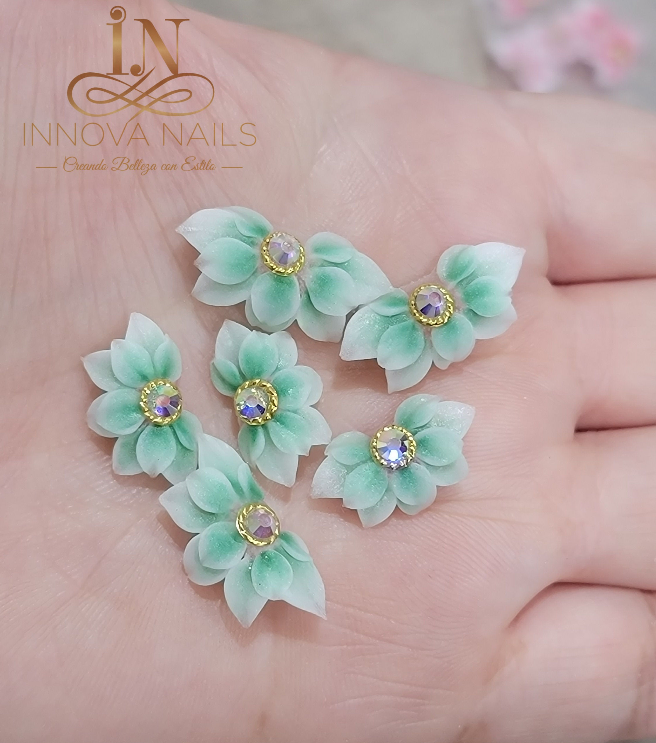 2 Pcs 3D Acrylic Flowers Nail Art Decoration