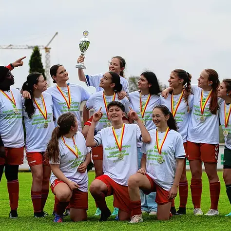 B-Juniorinnen gewinnen den Bezirkspokal gegen Zizenhausen