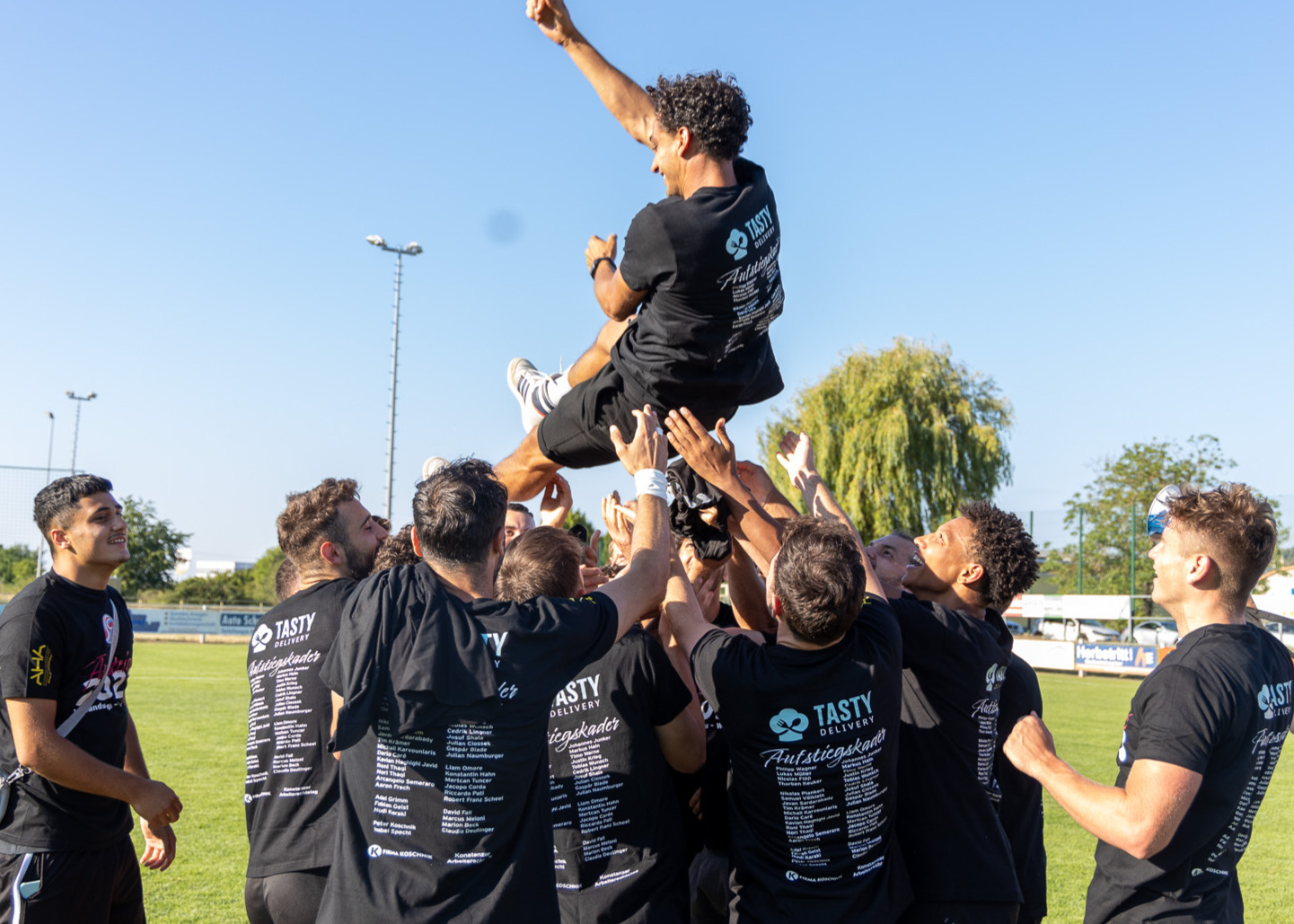 Geschafft! Unsere Erste steigt in die Verbandsliga auf! Mit Videos und Reaktionen!