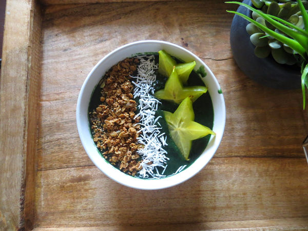 Tropical Green Smoothie Bowl