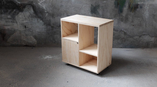 Pequeño estante con ruedas | maderistica