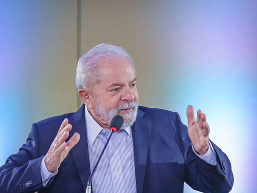 Luiz Inácio Lula da Silva do PT é eleito presidente da república