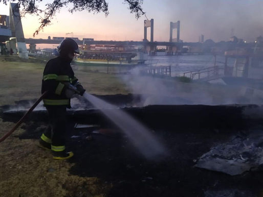 Bombeiros do 9º GBM atendem a incêndio em vegetação na orla de Juazeiro
