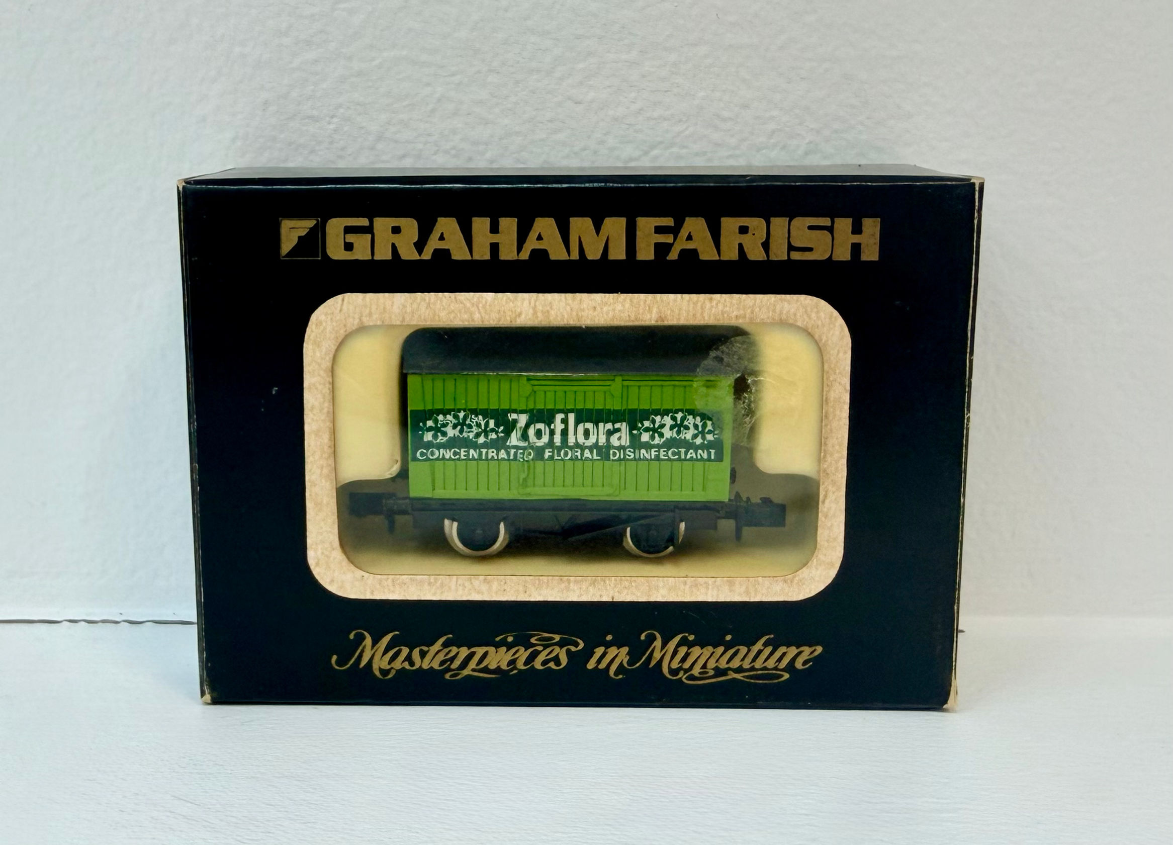 Graham Farish #2315 Single Vent Van 'Zoflora'