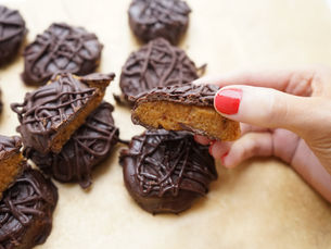 No-Bake Sweet Potato Spider Web Cookies