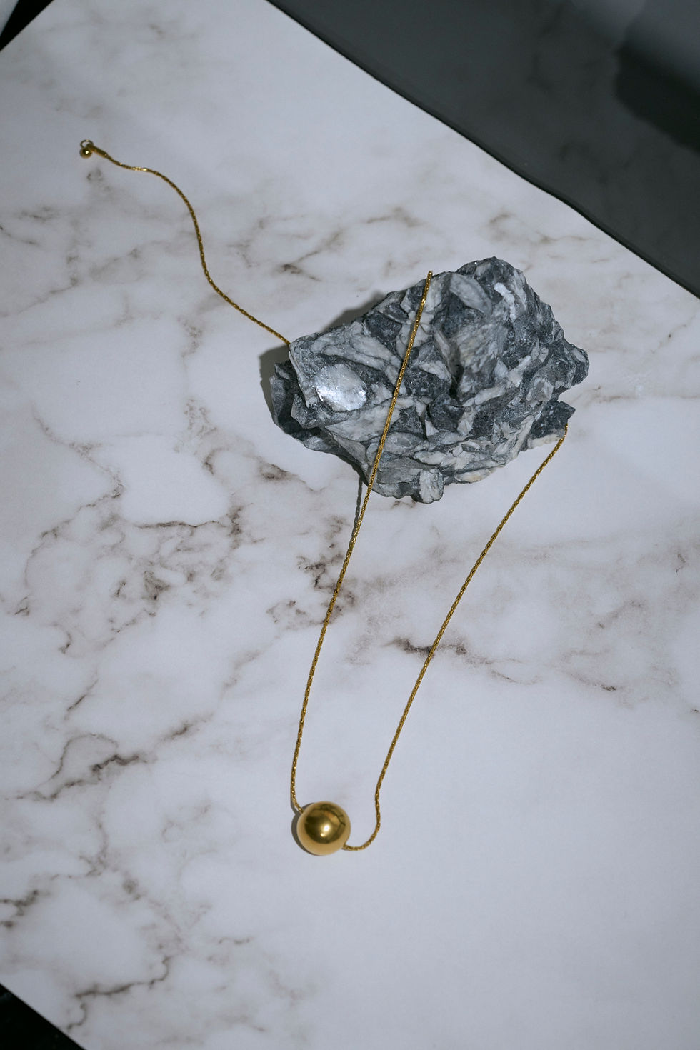 サムネイル： ball necklace