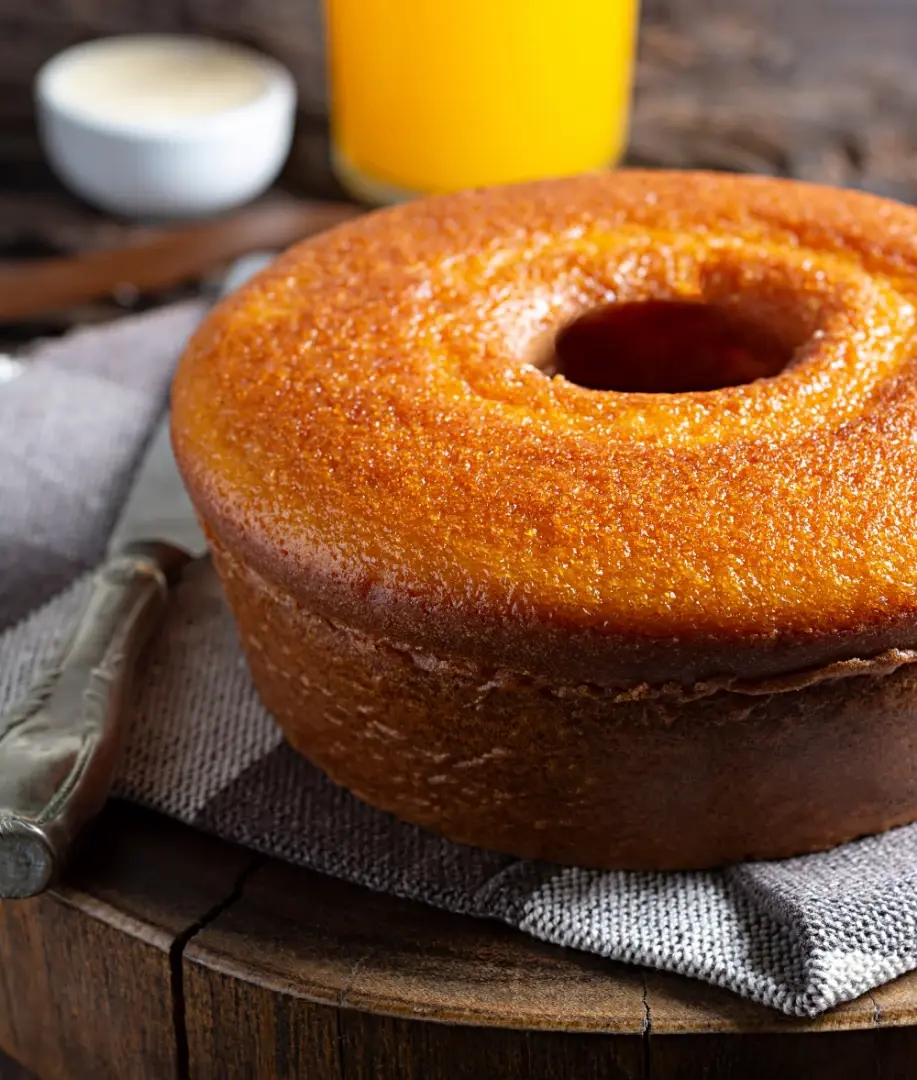 Bolo de fubá com laranja no liquidificador