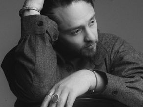 Christopher Uckermann lanza su nuevo álbum: una oda a la transformación y la libertad interior