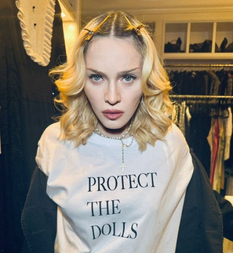 Madonna porta la camiseta “Protect the Dolls” y reafirma su apoyo a la comunidad trans