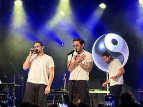 Mau y Ricky transforman el Teatro Metropólitan en una noche de recuerdos, evolución y cercanía con sus fans