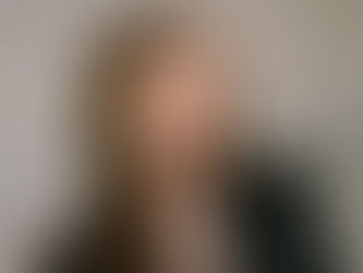 Hailey Bieber responde con elegancia a los ataques transfóbicos: “¿Por qué creen que eso es una ofensa?”