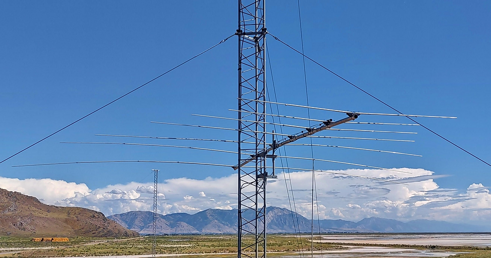 Photo of the Northern UT Web SDR Number 5, with an old 10-30 MHz KLM log