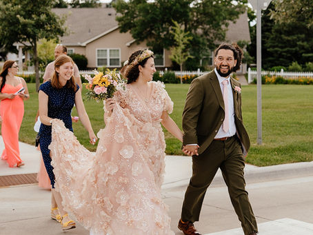 Wedding Parade in North St. Paul | Twin Cities Wedding Photographer