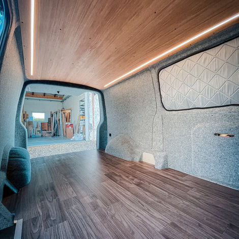 Campervan Teilausbau Innenraum Holzboden XYLOVANS