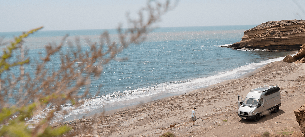 Mercedes Sprinter Camper Ausbau XYLOVANS am Strand