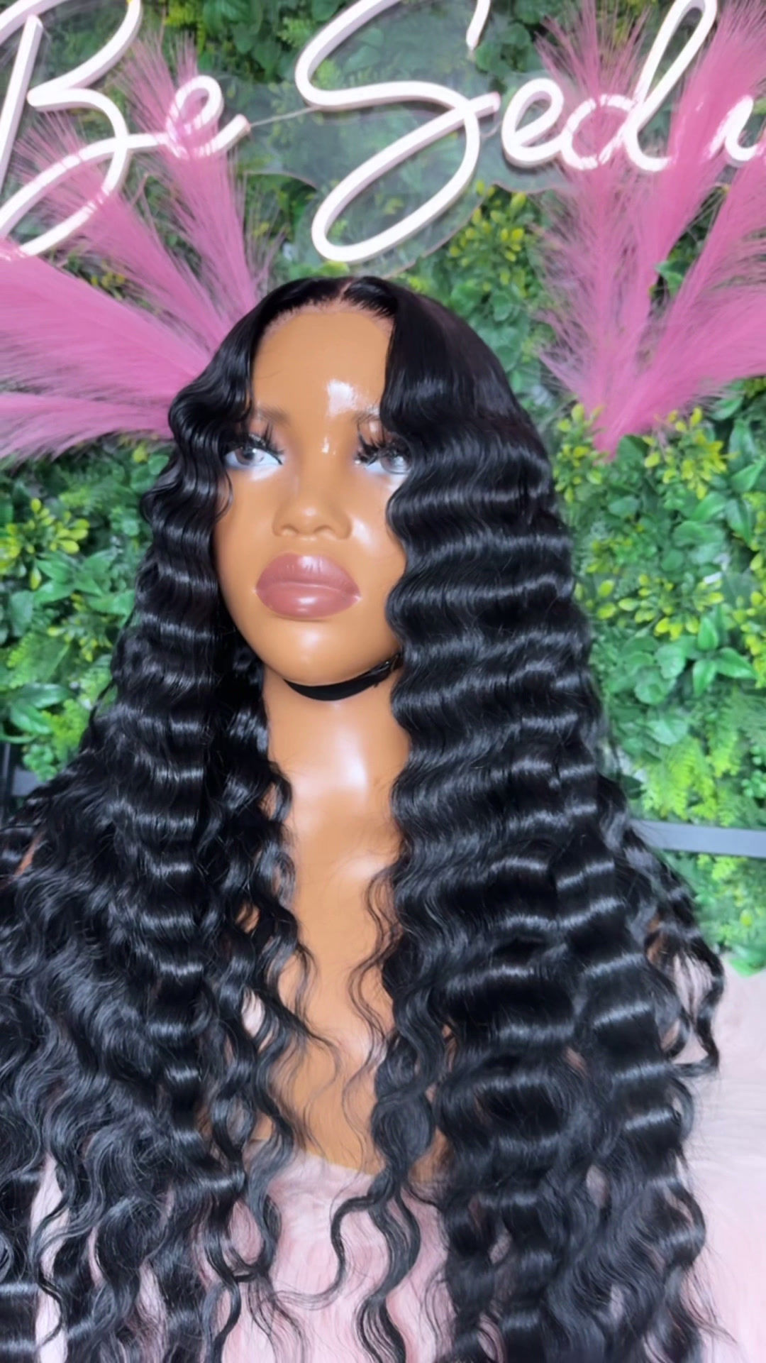 24 inch jet black crimped unit. 4 bundles