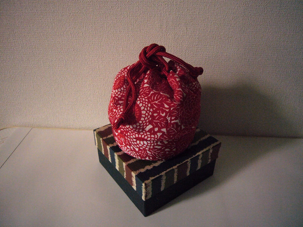 KINCHAKU (petit sac) motif à fleurs
