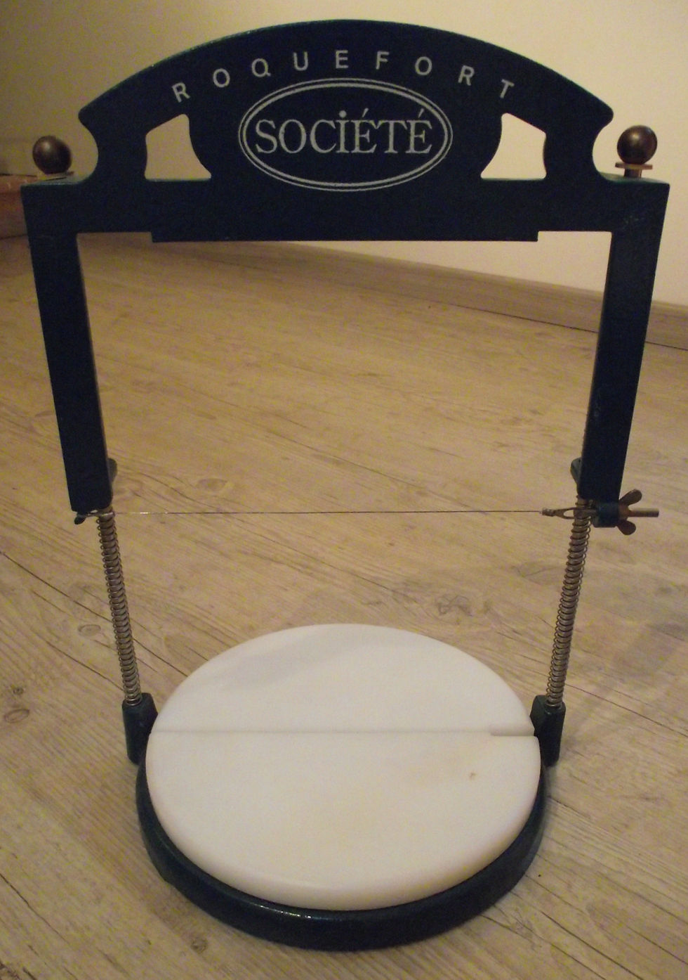GUILLOTINE ROQUEFORT SOCIETE