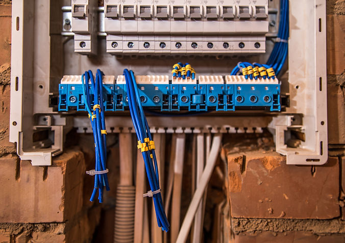 the-assembly-of-the-electrical-panel-electrician-2025-03-14-19-51-56-utc.jpg