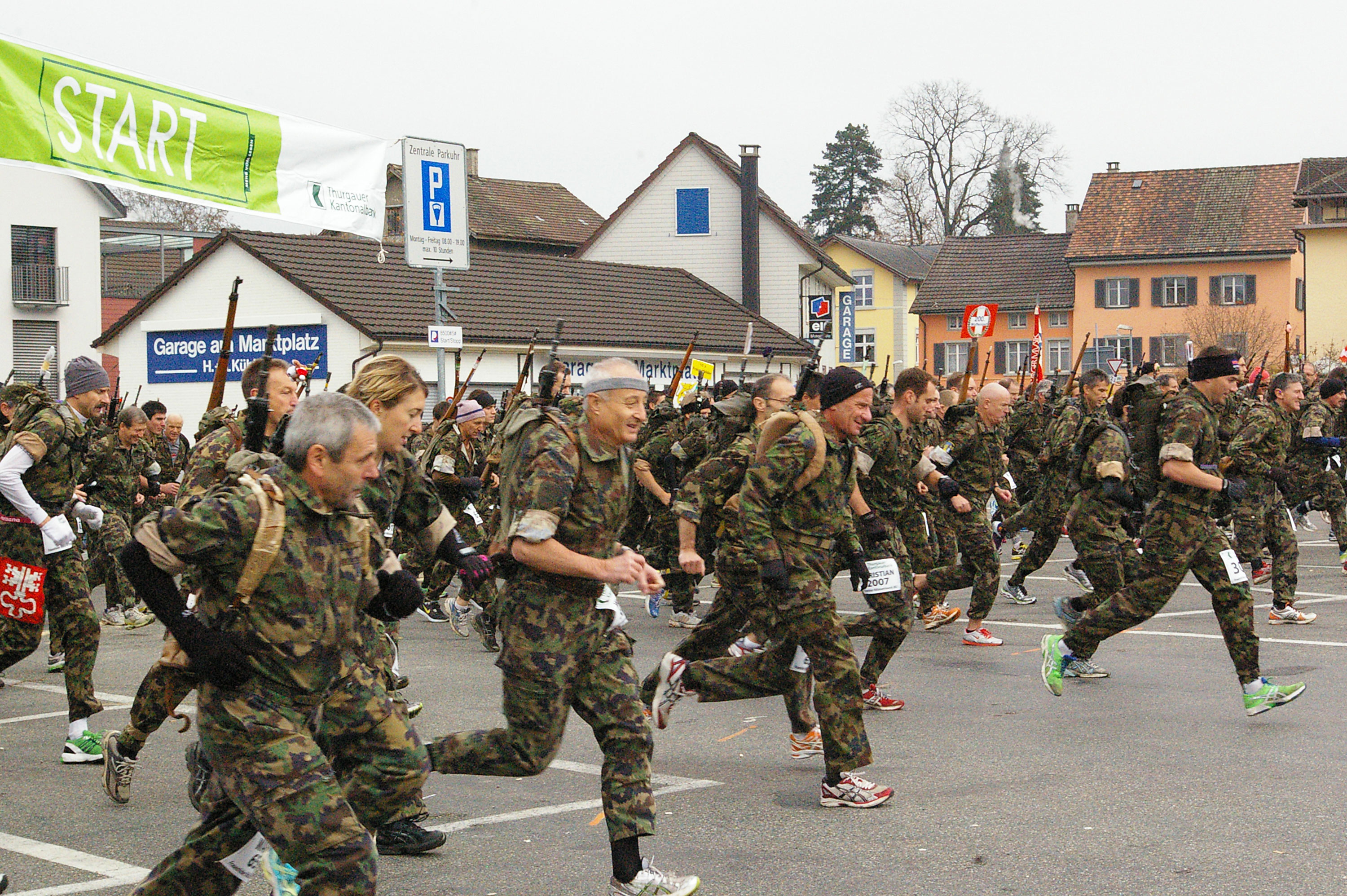 Start zum Frauenfelder Waffenlauf