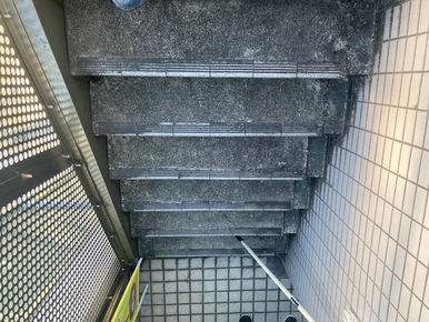 飲食店ビルの共用部高圧洗浄　～今日の現場写真vol.219～