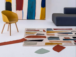 Dizajnerska preproga priznane blagovne znamke z brezčasnim slogom in vrhunskimi materiali.