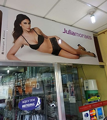 MIL FLORES FACHADA.jpeg