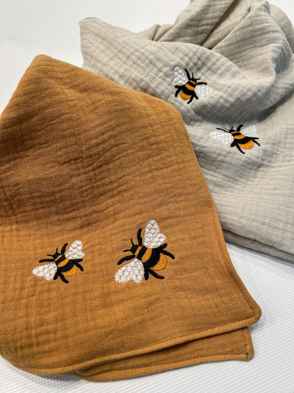 Miniaturbild: Musselintuch "Bienen"