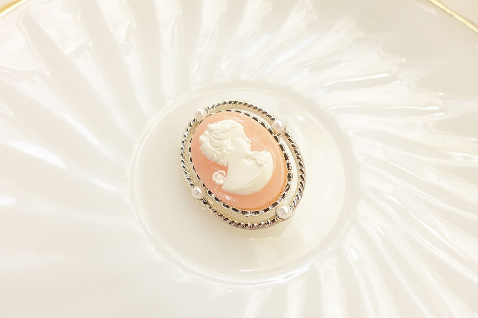 Light pink oval cameo and pearl silver brooch
