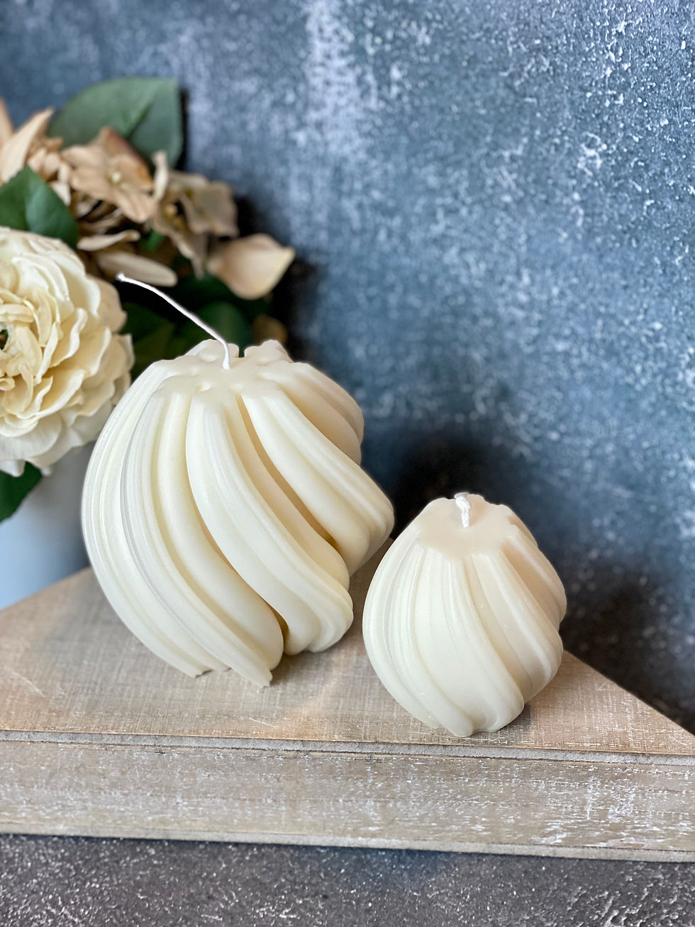 Thumbnail: Ribbed Twirl Candle