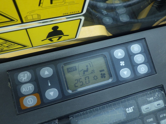 الصورة المصغرة: حفارة CAT 320