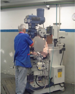 Horizontal milling machine.jpg