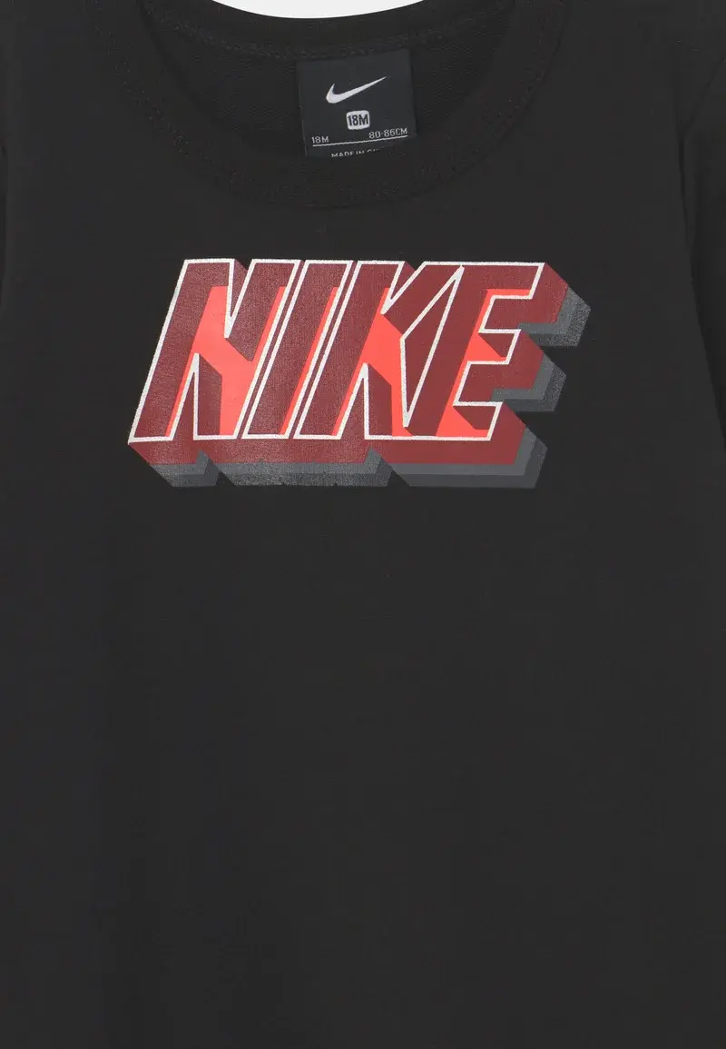 תמונה ממוזערת: NIKE