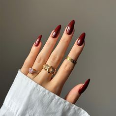 uñas almendra diseño