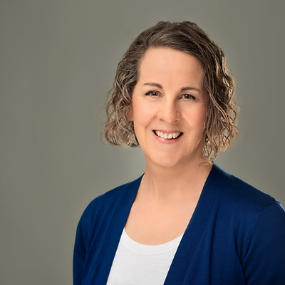 Headshot of Eva Streibel
