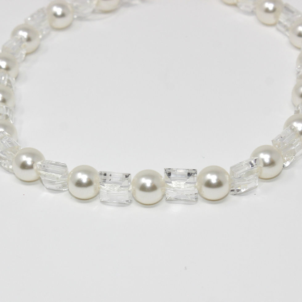 pearl clear bead necklace closeup