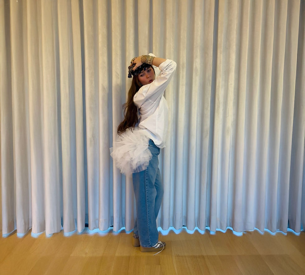 Thumbnail: BUSTLE JEANS.
