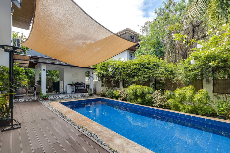 5br House in Alabang Hillsborough for Sale