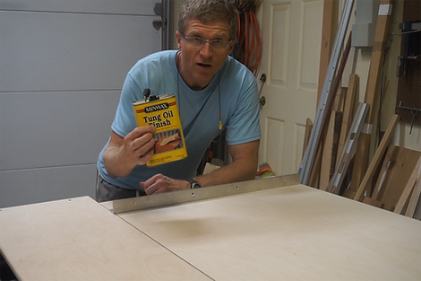 Applying tung oil finish