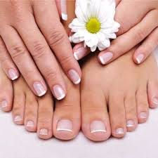 MANICURA Y PEDICURA