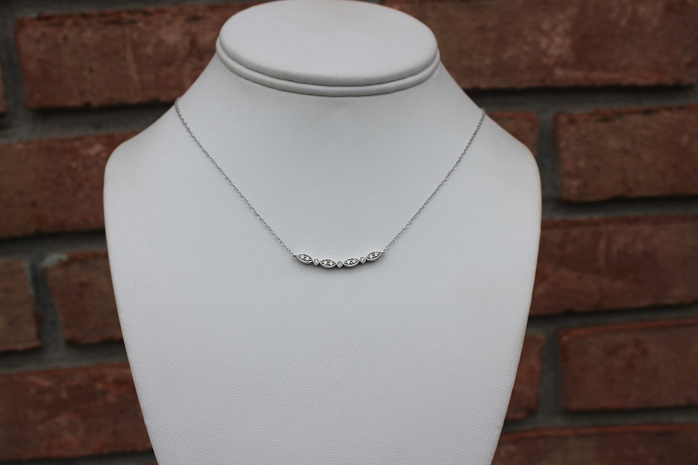 Fancy Detailed Curved Necklace